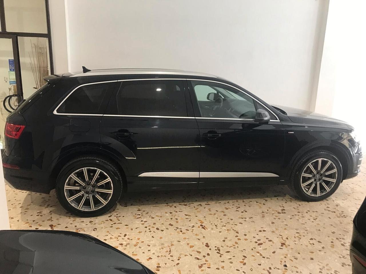 Audi Q7 3.0 TDI S-LINE quattro tiptronic 12/2017