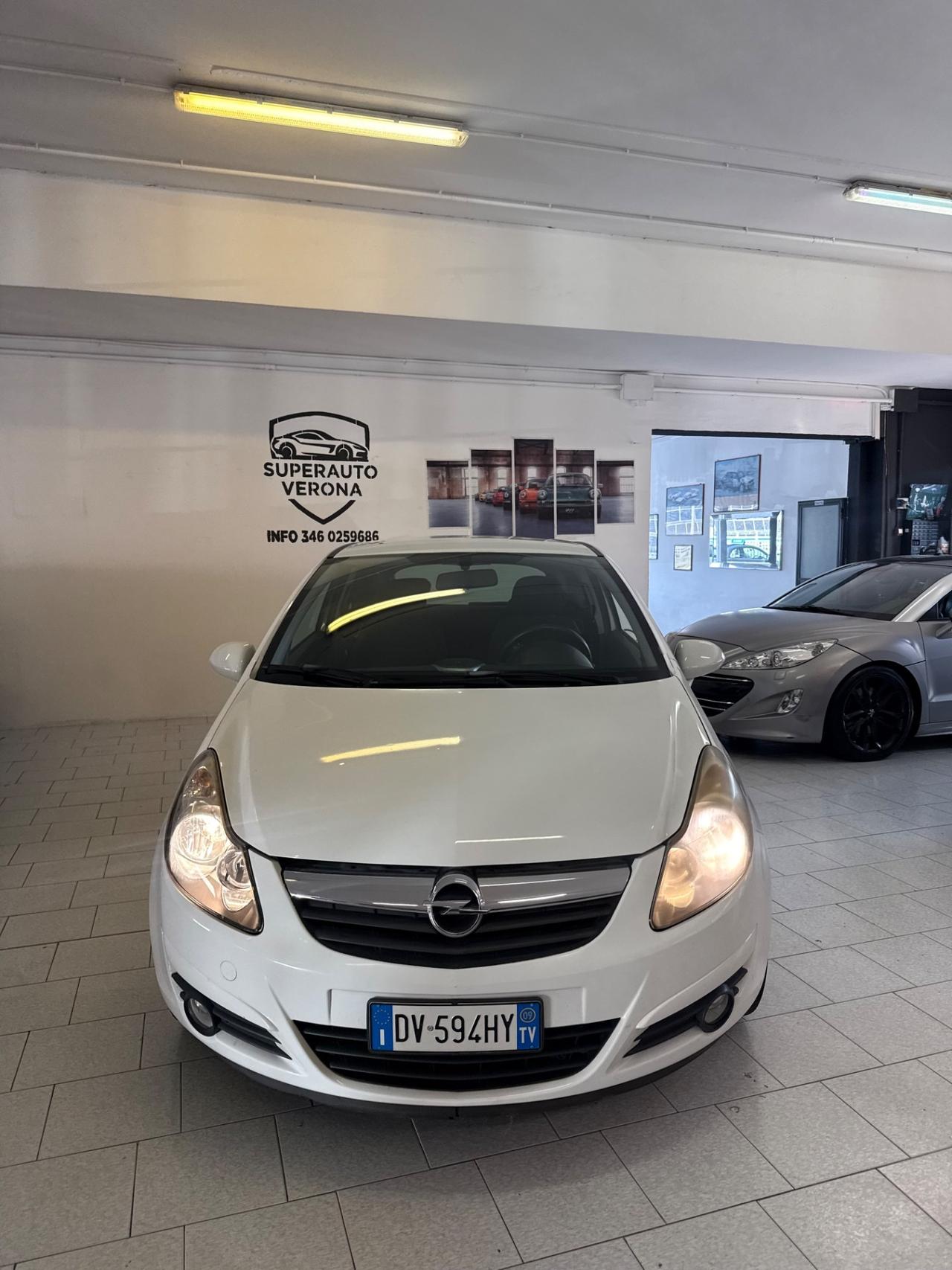 Opel Corsa 1.2 3 porte Sport