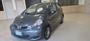 Toyota Aygo 1.0 12V VVT-i 5 porte Sol Red Edition