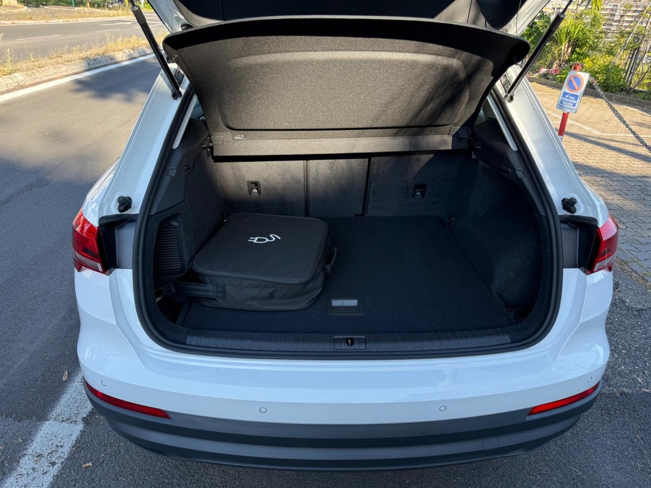 Audi Q3 45 TFSI e S tronic Business
