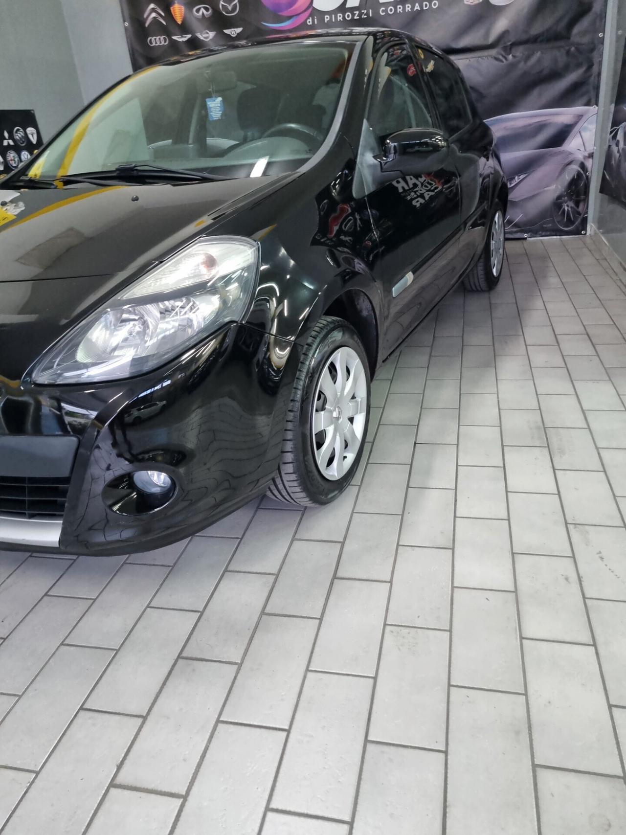 Renault Clio 1.2 16V 5 porte Dynamique