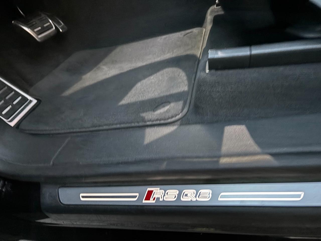 Audi Q8 RS TFSI V8 quattro tiptronic