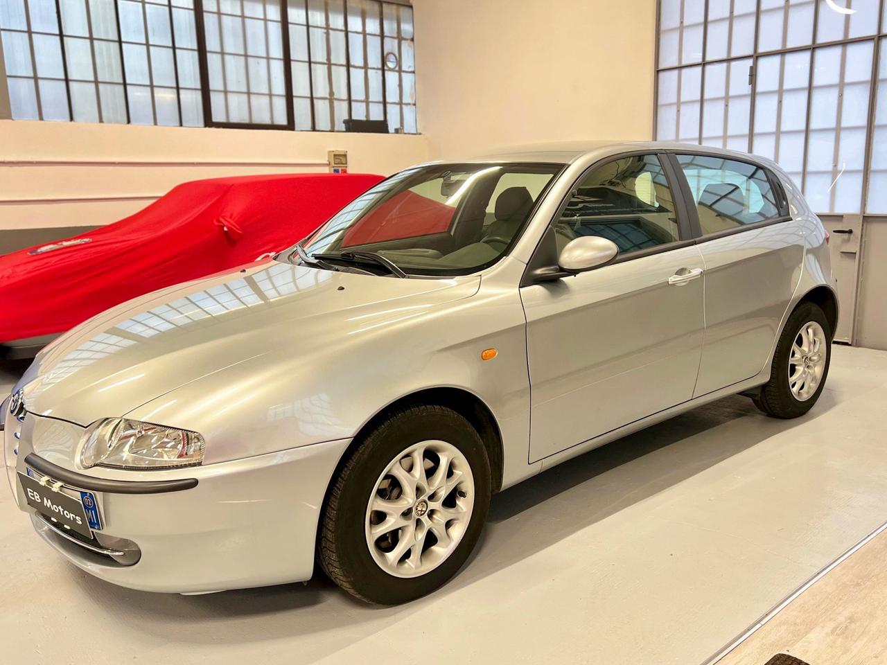 Alfa Romeo 147 1.6 16V Twin Spark Distinctive 5p