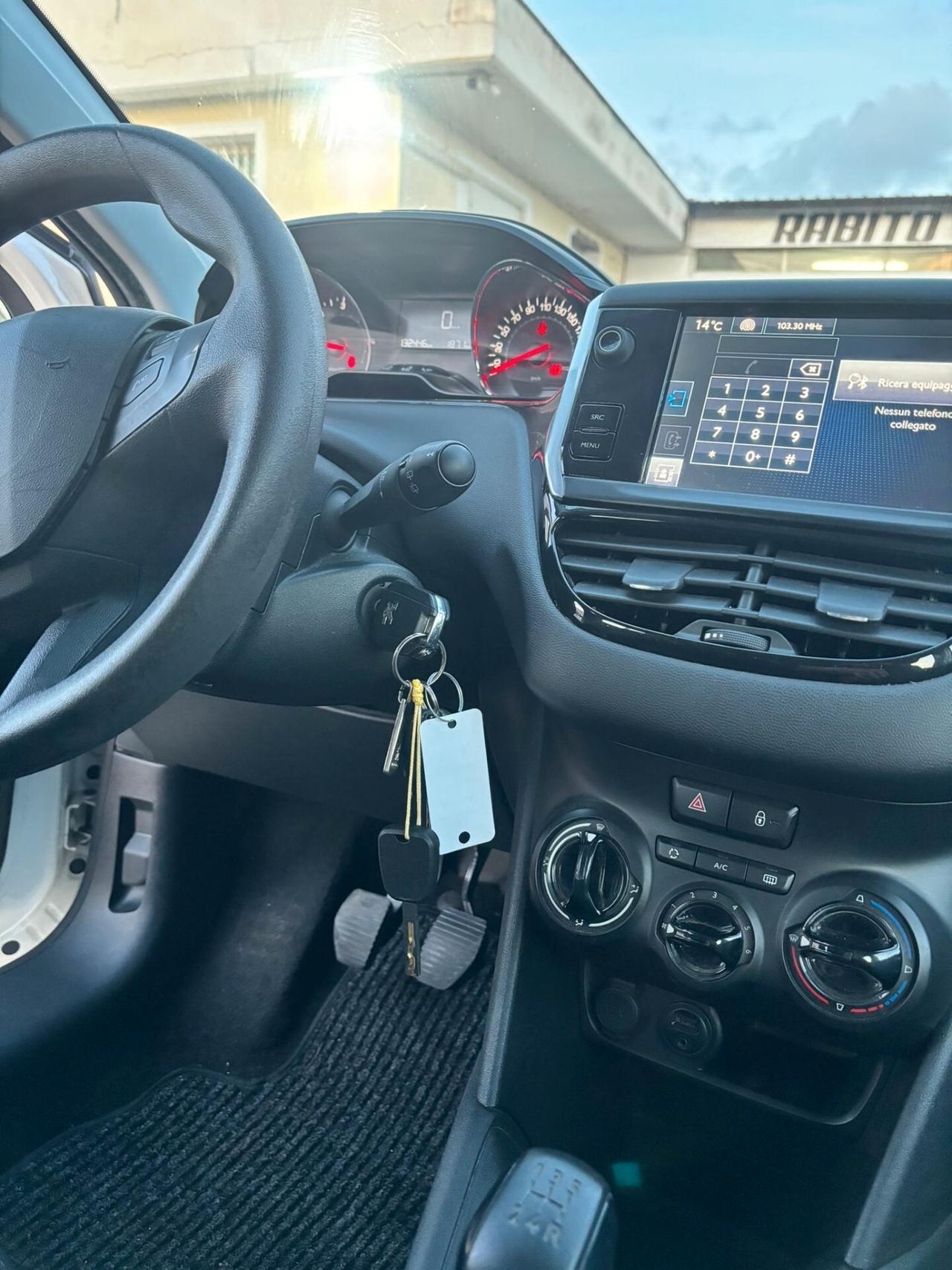 Peugeot 208 1.4 HDi 68 CV 5 porte Allure