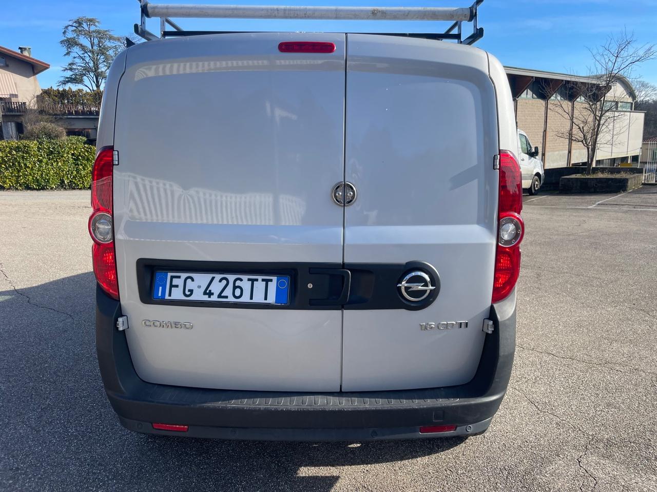 Opel Combo 1.6 diesel con 83.000km
