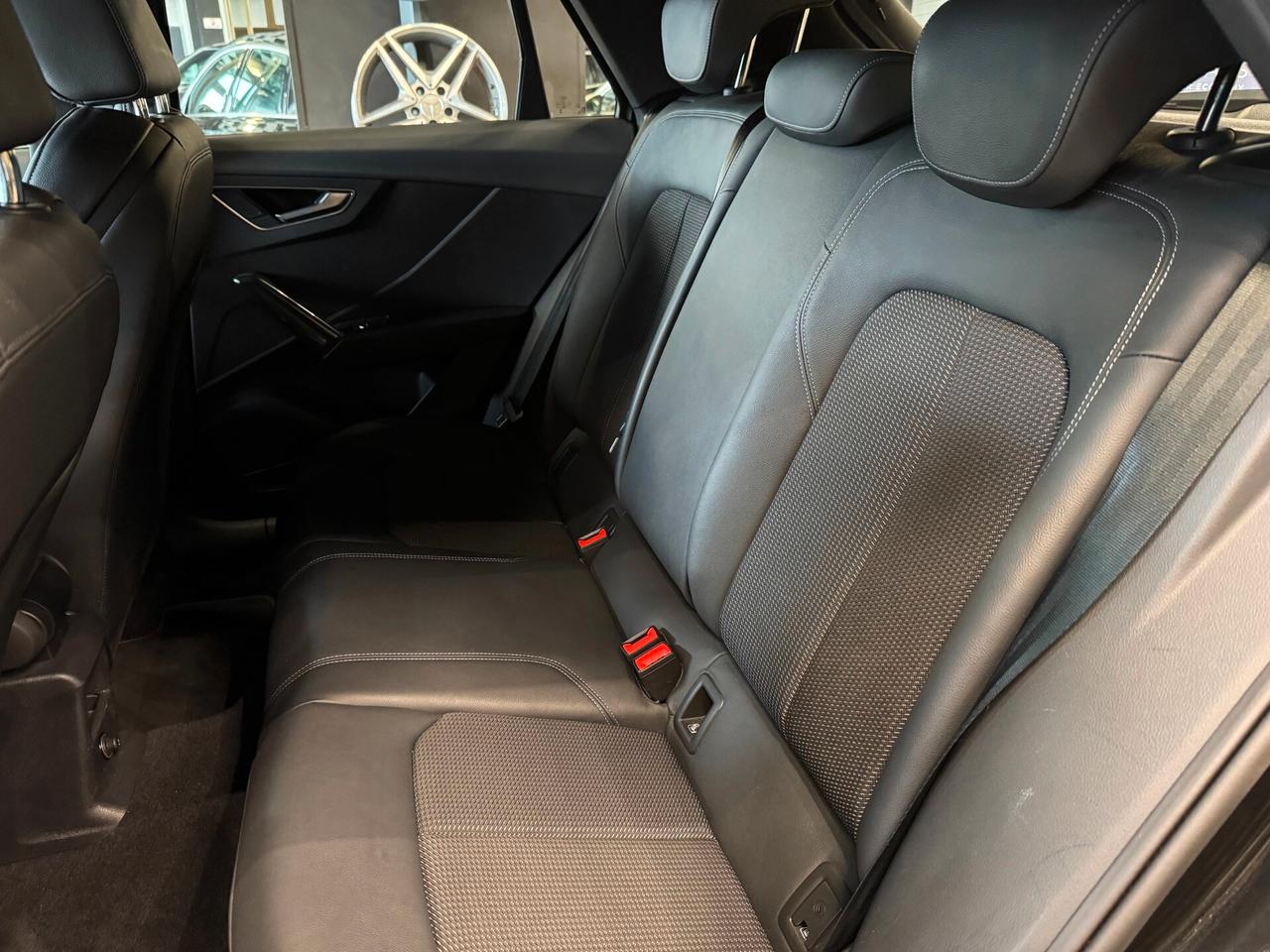 AUDI Q2 Q2 35 TDI S tronic Identity Black