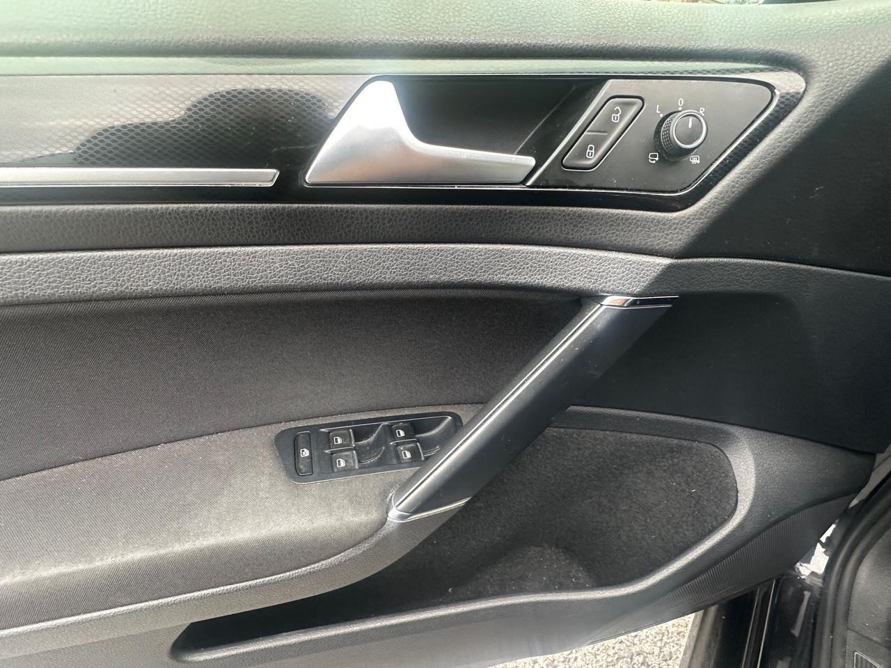 Volkswagen Golf Business 2.0 TDI DSG 5p. Highline BlueMotion Tech.