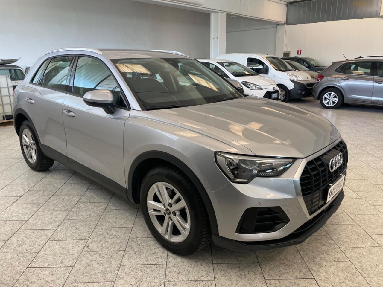 Audi Q3 35 TDI S tronic Business