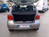 Toyota Yaris 1.0i 16V cat 5 porte Sol