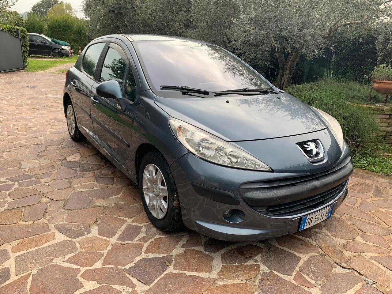 Peugeot 207 1.4 HDi 70CV 5p. ONE Line