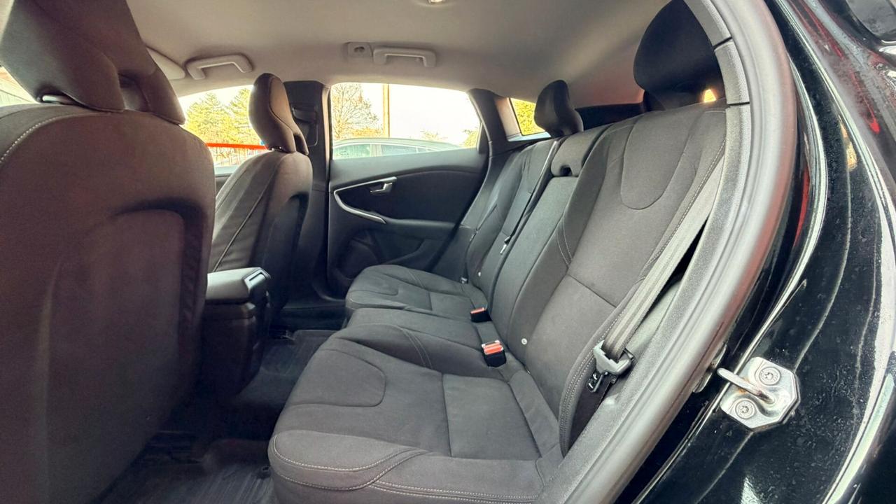 Volvo V40 D2 Momentum Neopatentati