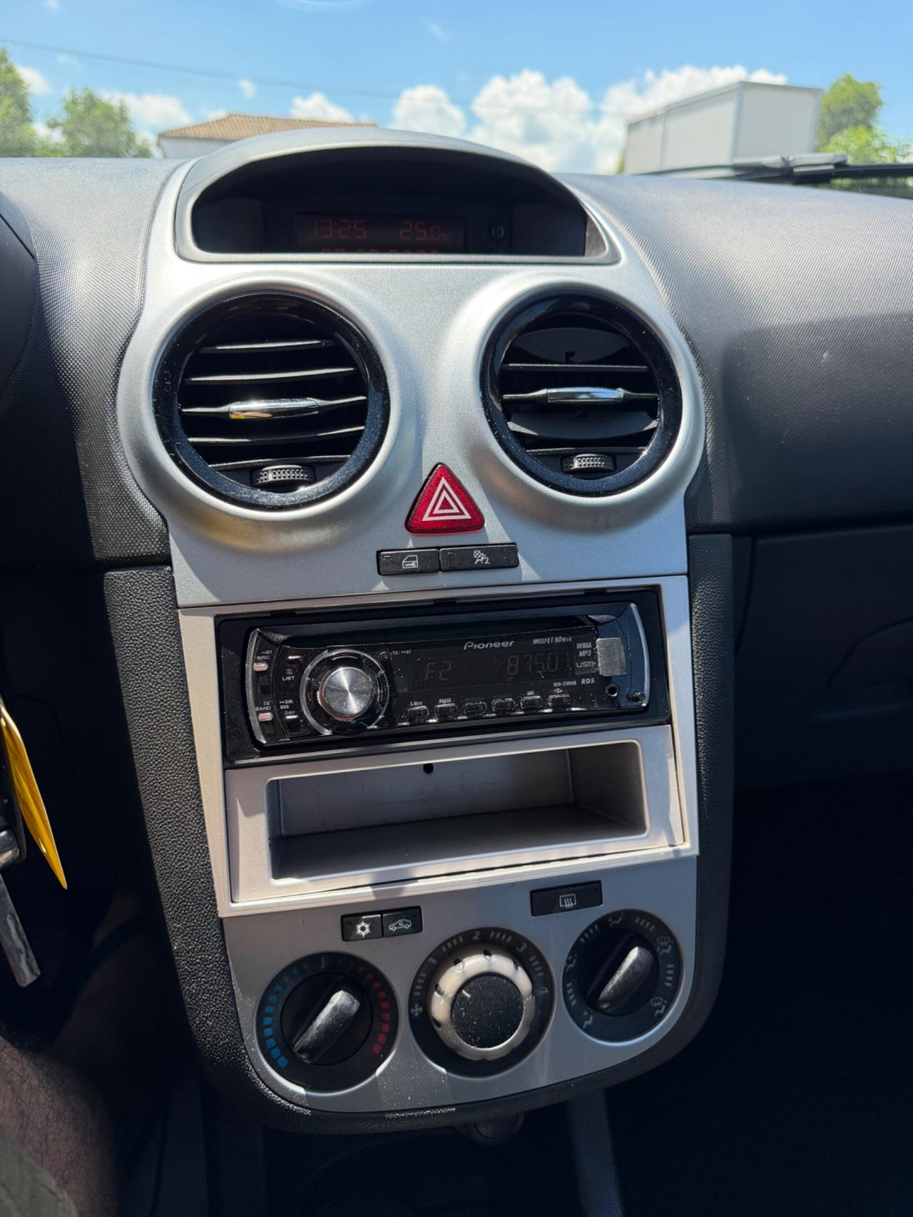 Opel Corsa 1.2 5 porte Easytronic Club