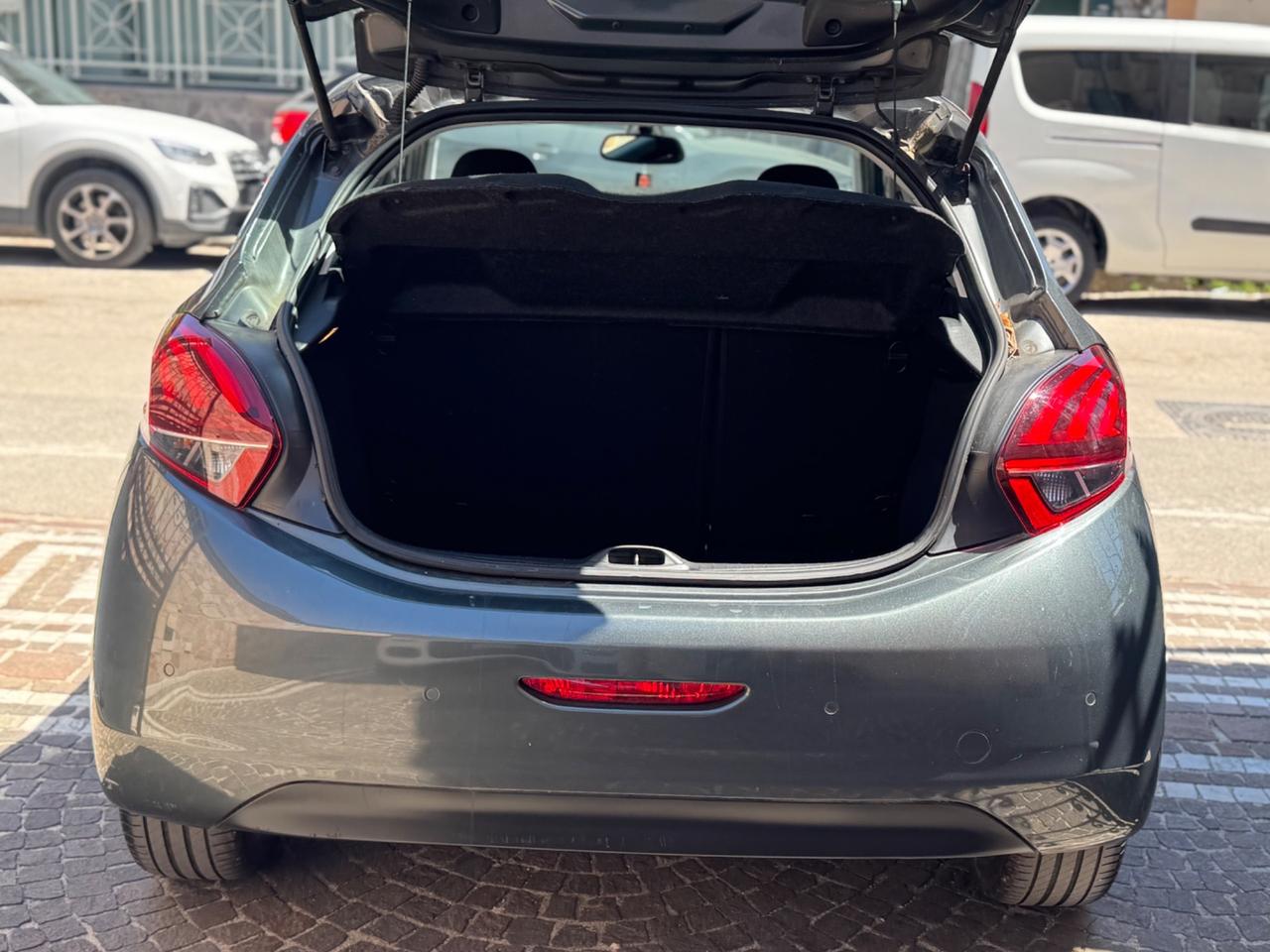 Peugeot 208 PureTech 82 5 porte Allure
