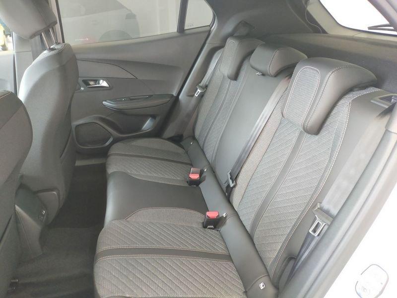Peugeot 2008 Hybrid 136 e-DCS6 Allure + Vision & Drive KM0