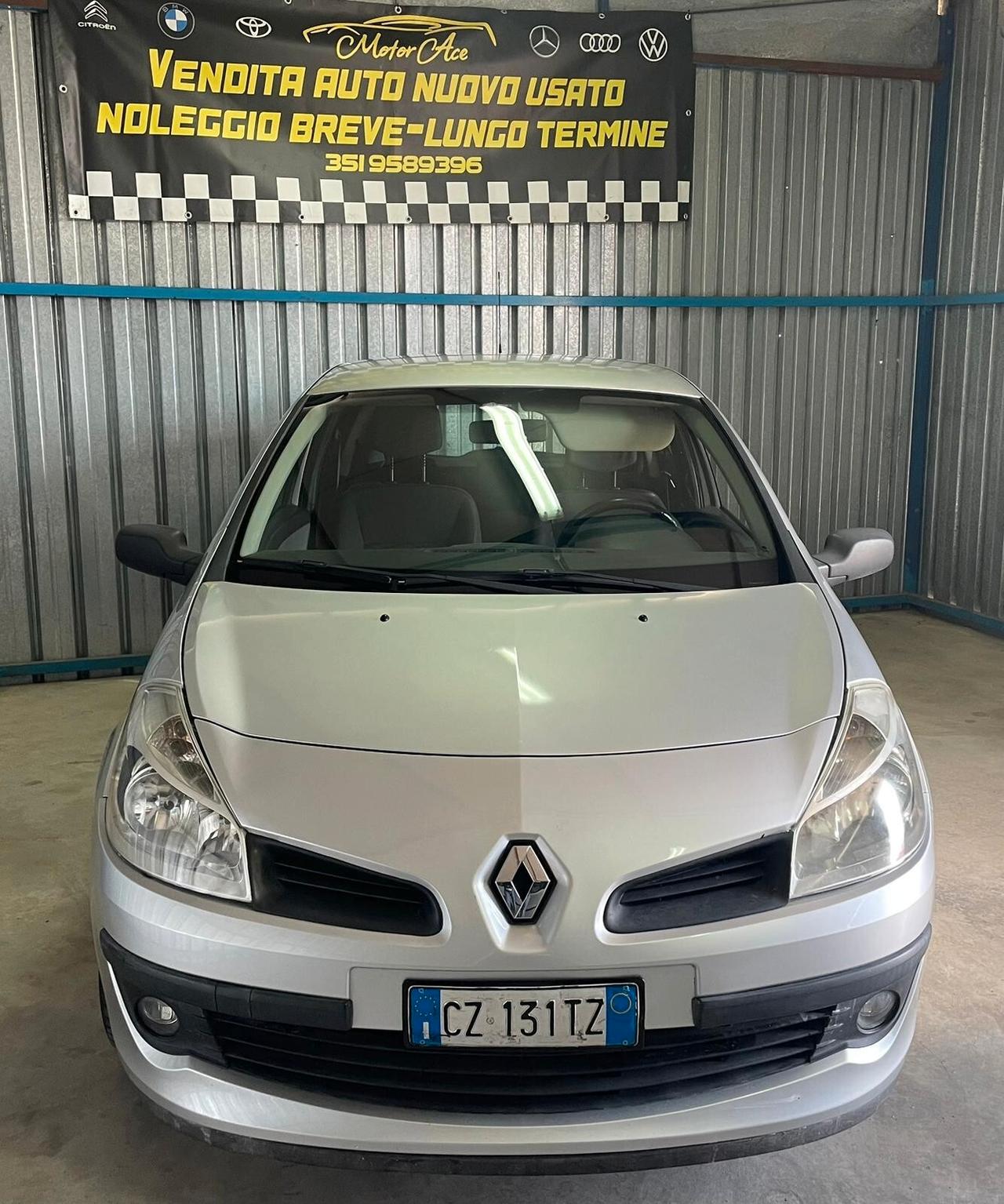 Renault Clio NEOPATENTATI