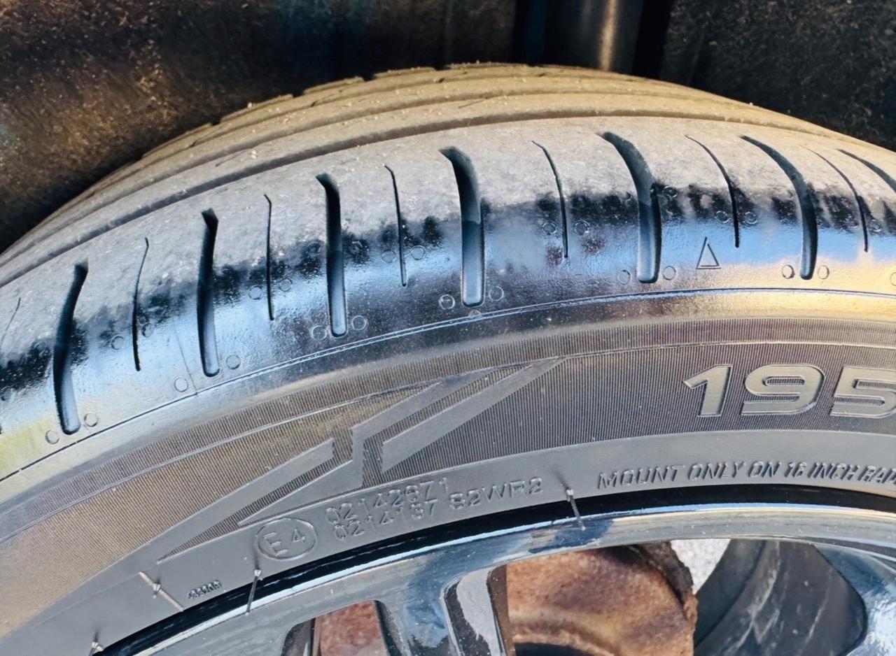 Ford fiesta titanium 1.2 benzina 2015 neo patentati