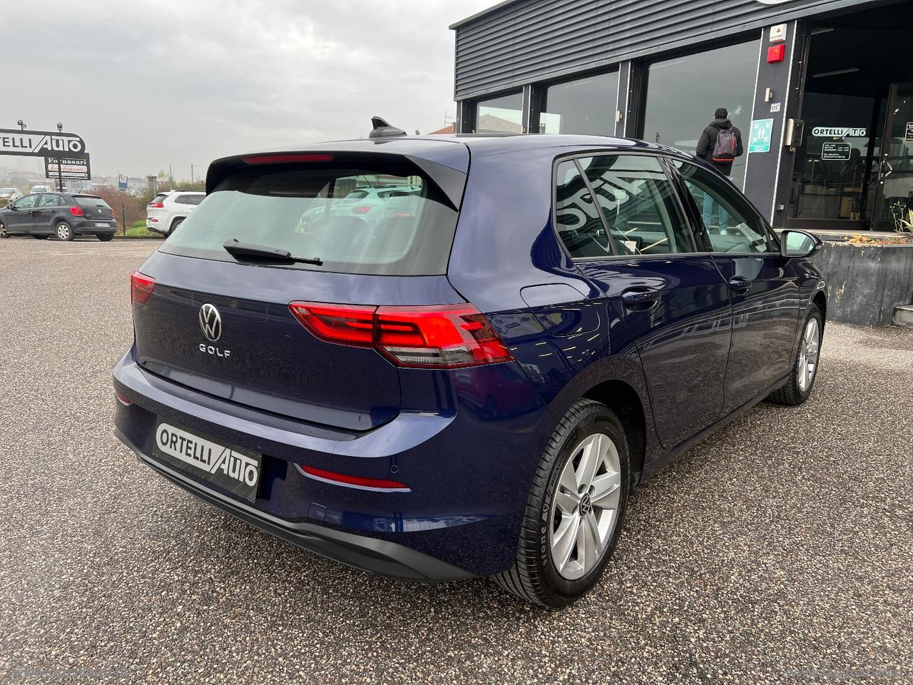 VOLKSWAGEN Golf 2.0 TDI DSG SCR Life IVA DEDUCIBILE