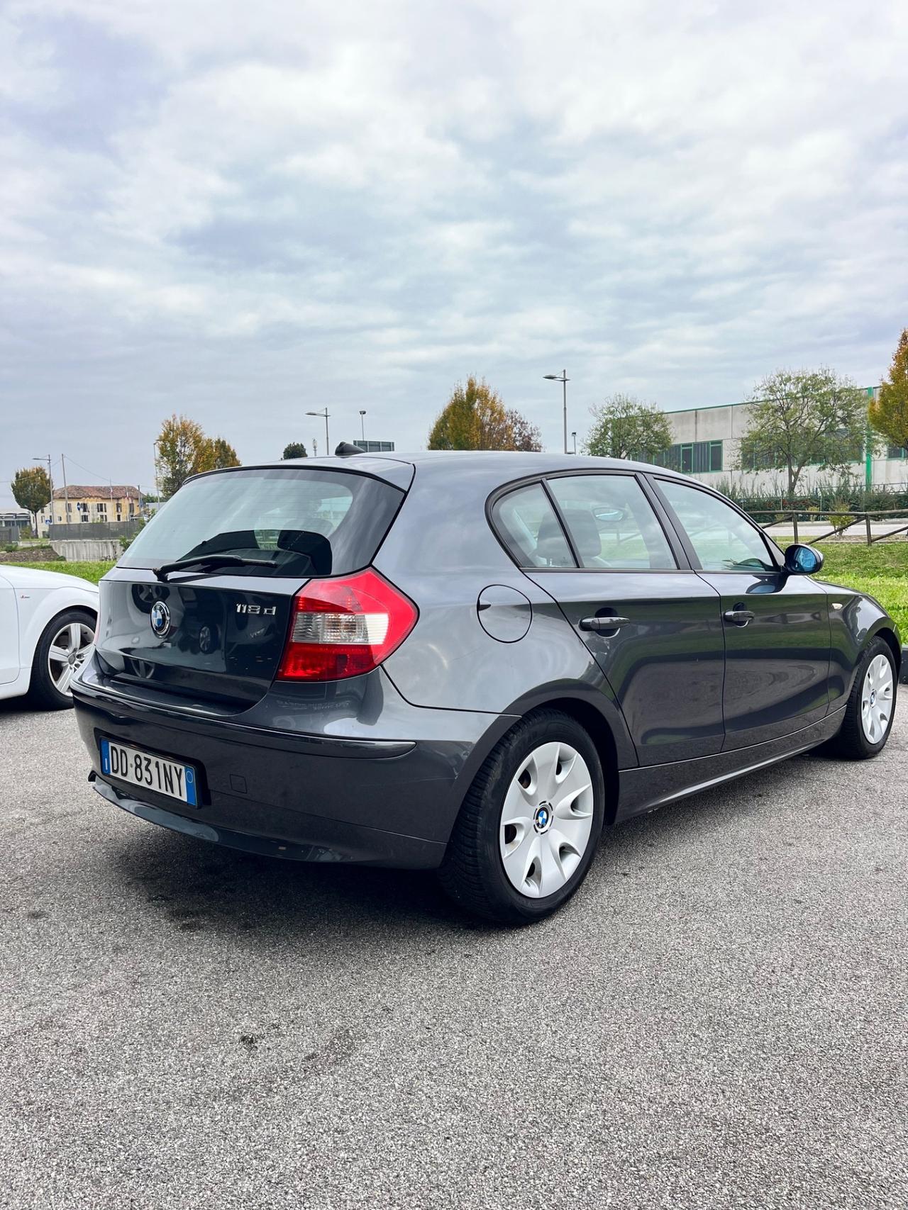 Bmw serie 118D 122CV Neopatentati