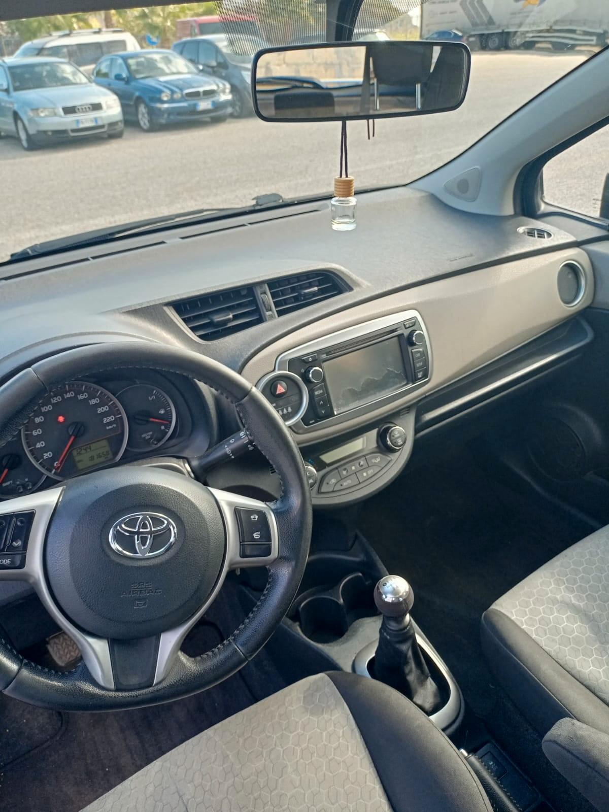 Toyota Yaris 1.4 D-4D 5 porte Lounge