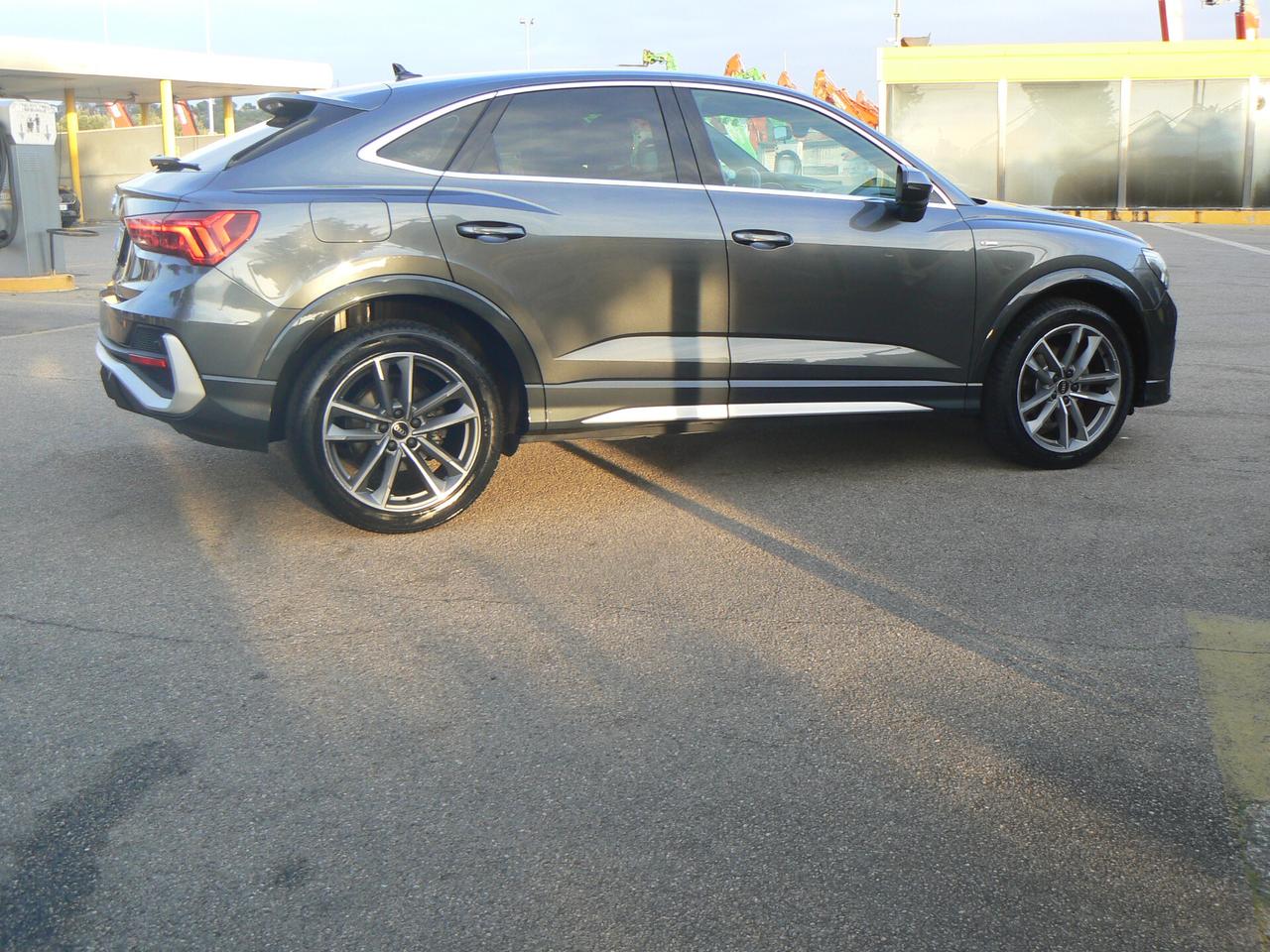 Audi Q3 SPB 35 TDI S tronic line edition KM 59.000 ORIGINALI