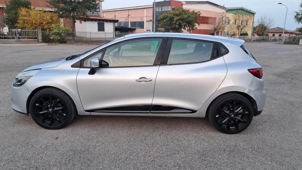 Renault Clio 1.2 16V 5 porte GPL Yahoo!