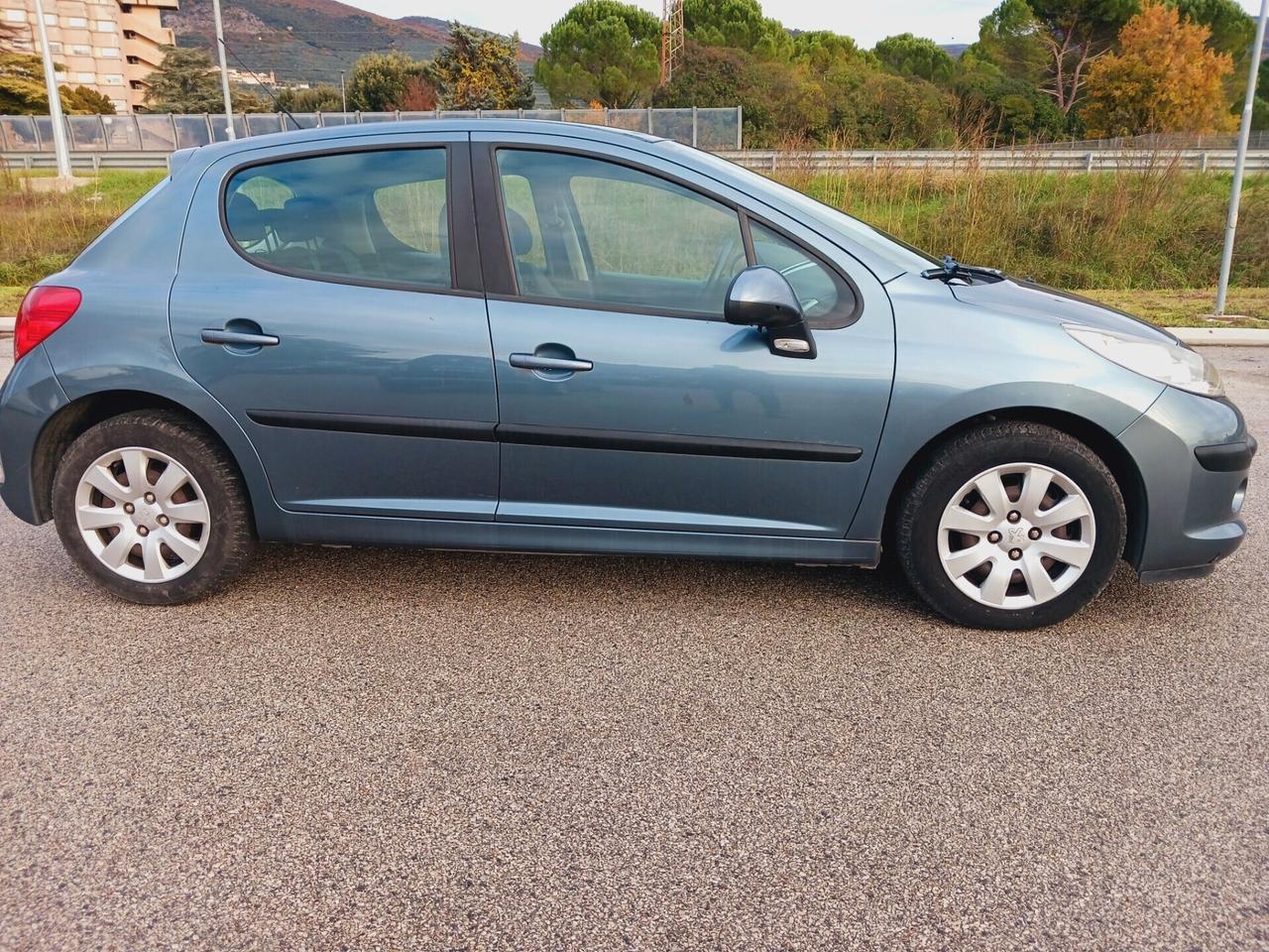 Peugeot 207 1.4 HDi 70CV 5p. ONE Line Neopatentato