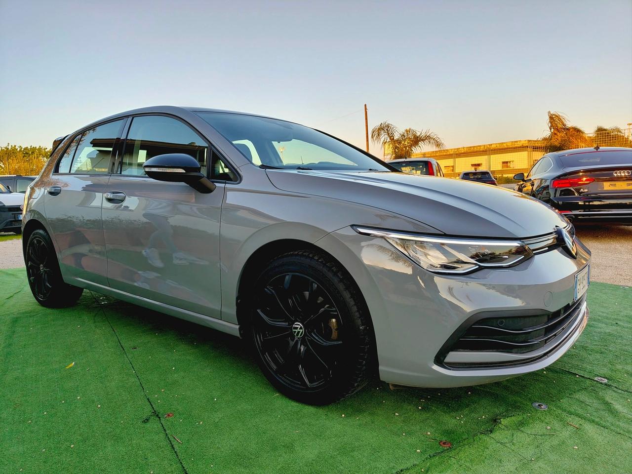 Volkswagen Golf 2.0 TDI DSG SCR Life - 2022