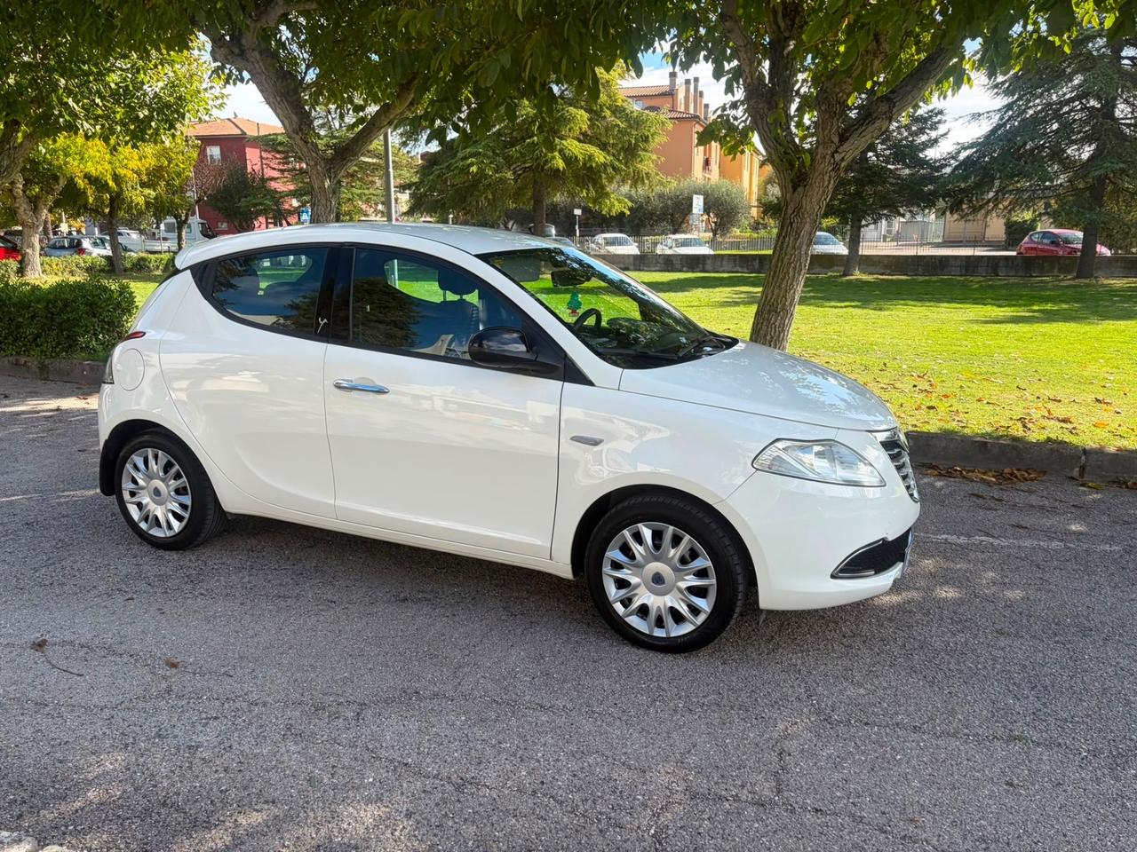 Lancia Ypsilon 1.2 elefantino