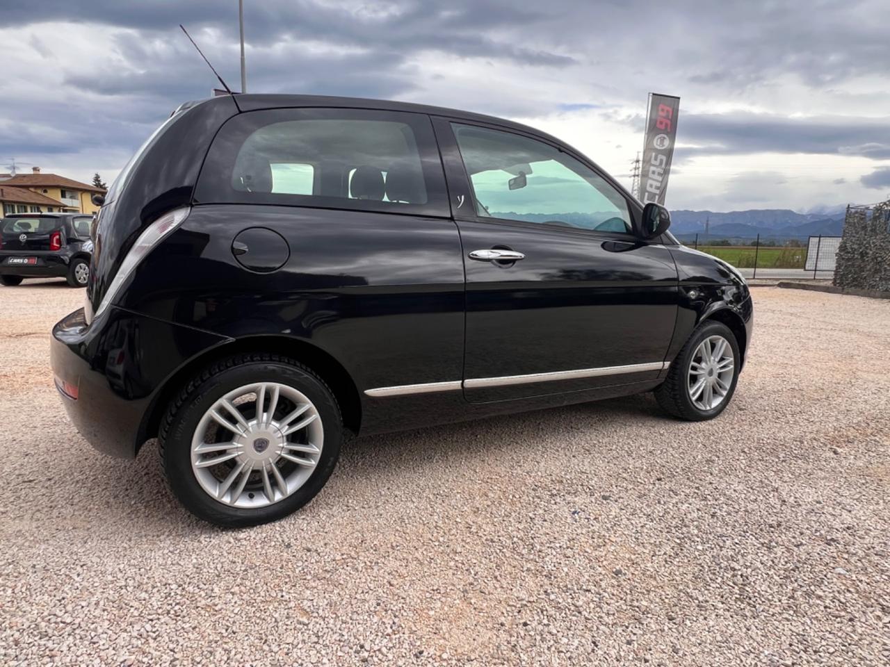 Lancia Ypsilon 1.2 69 CV Platinum