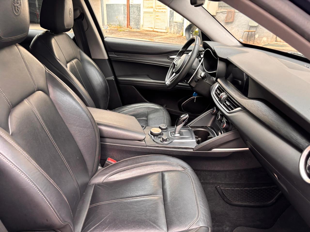 Alfa Romeo Stelvio 2.2 Turbodiesel 180 CV AT8 RWD Super