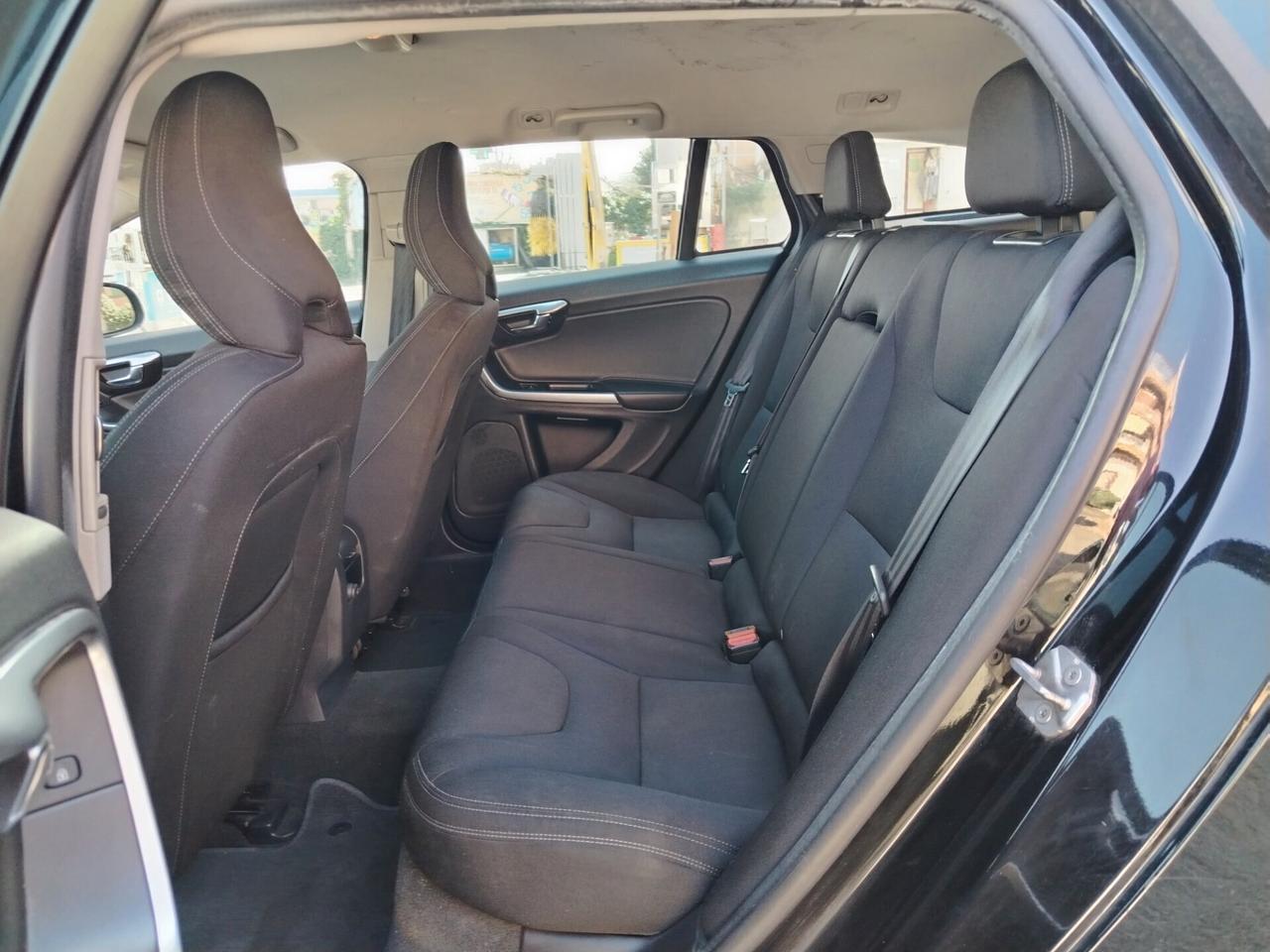 Volvo V60 D2 Geartronic Summum