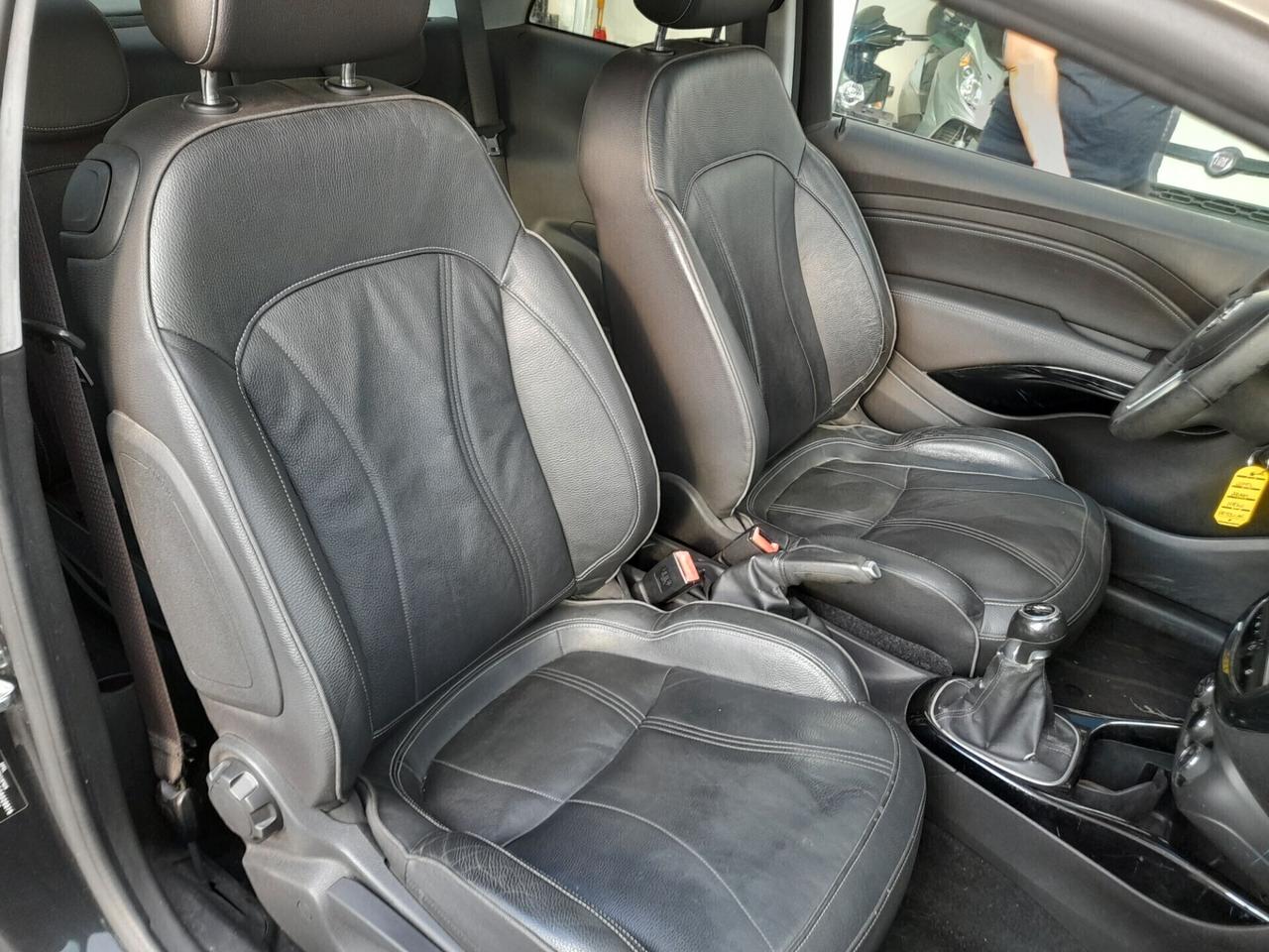 Opel Adam 1.4 87 CV GPL Tech Unlimited