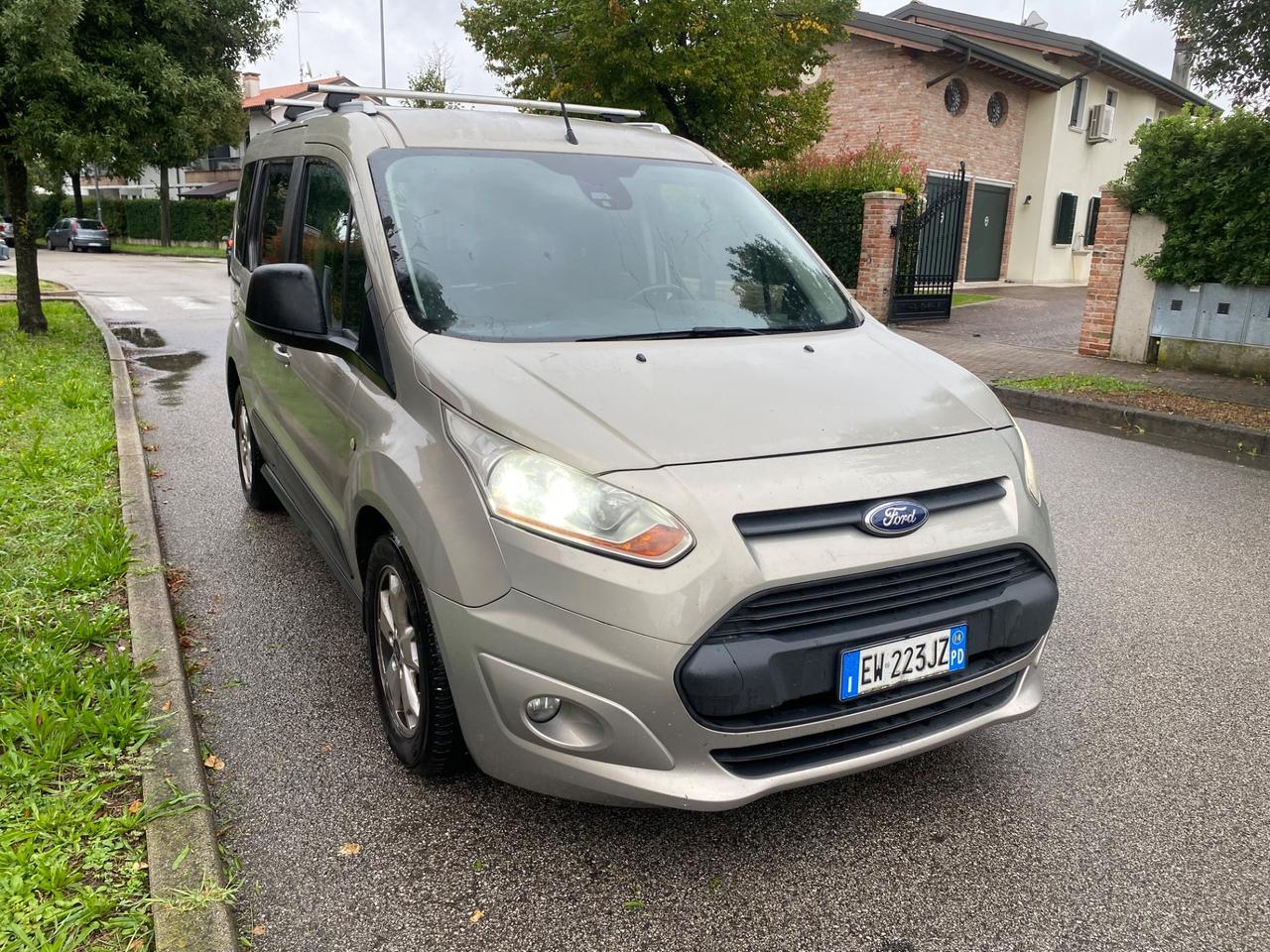 Ford Tourneo Connect 1.6 TDCi 115 CV Titanium