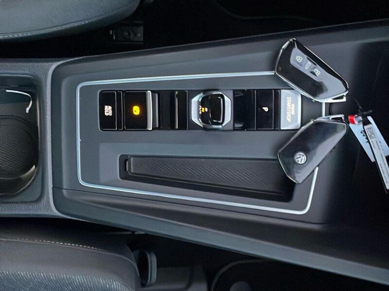 Volkswagen Golf VIII 2020 1.0 etsi evo Life 110cv dsg