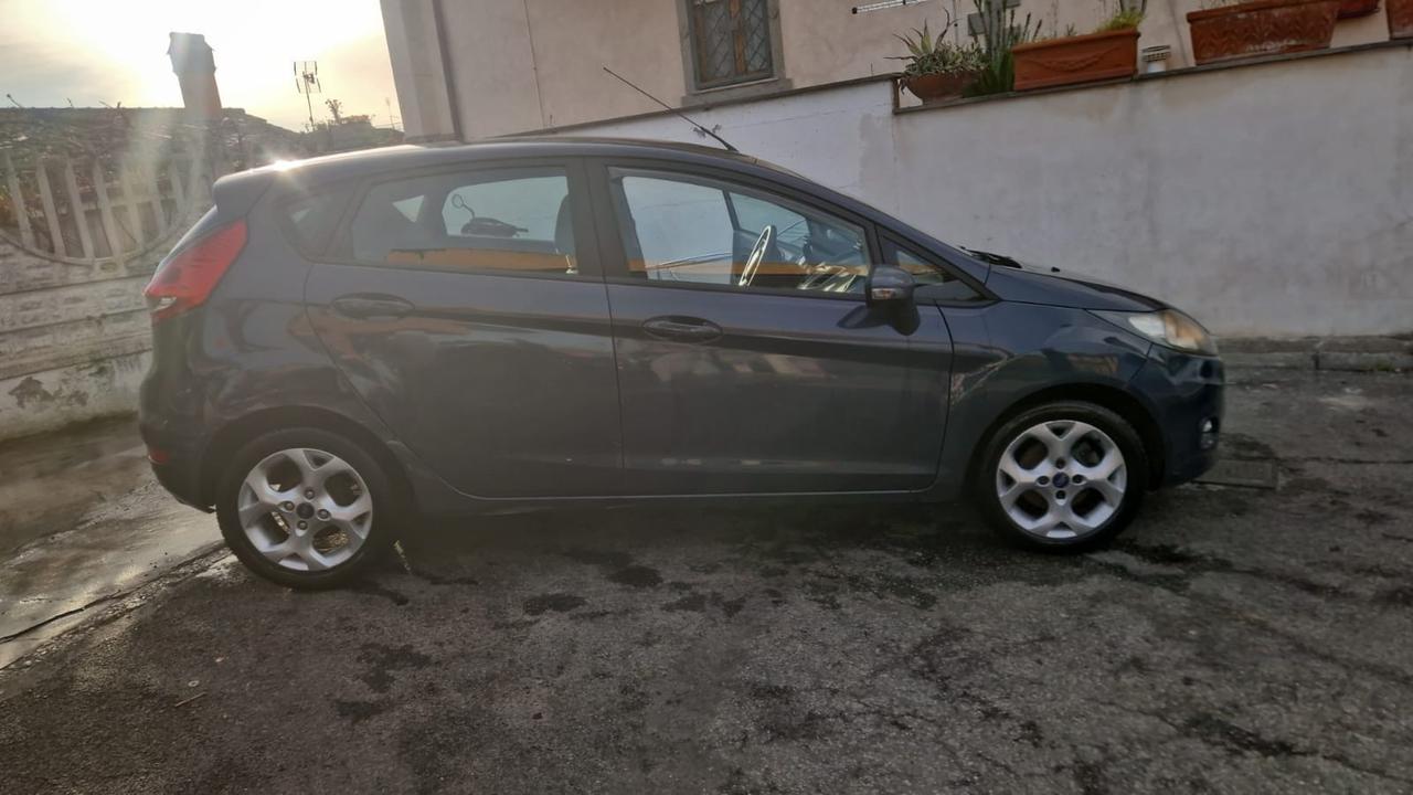 Ford Fiesta Ikon 1.4 16V 5p.Bz.- GPL Business