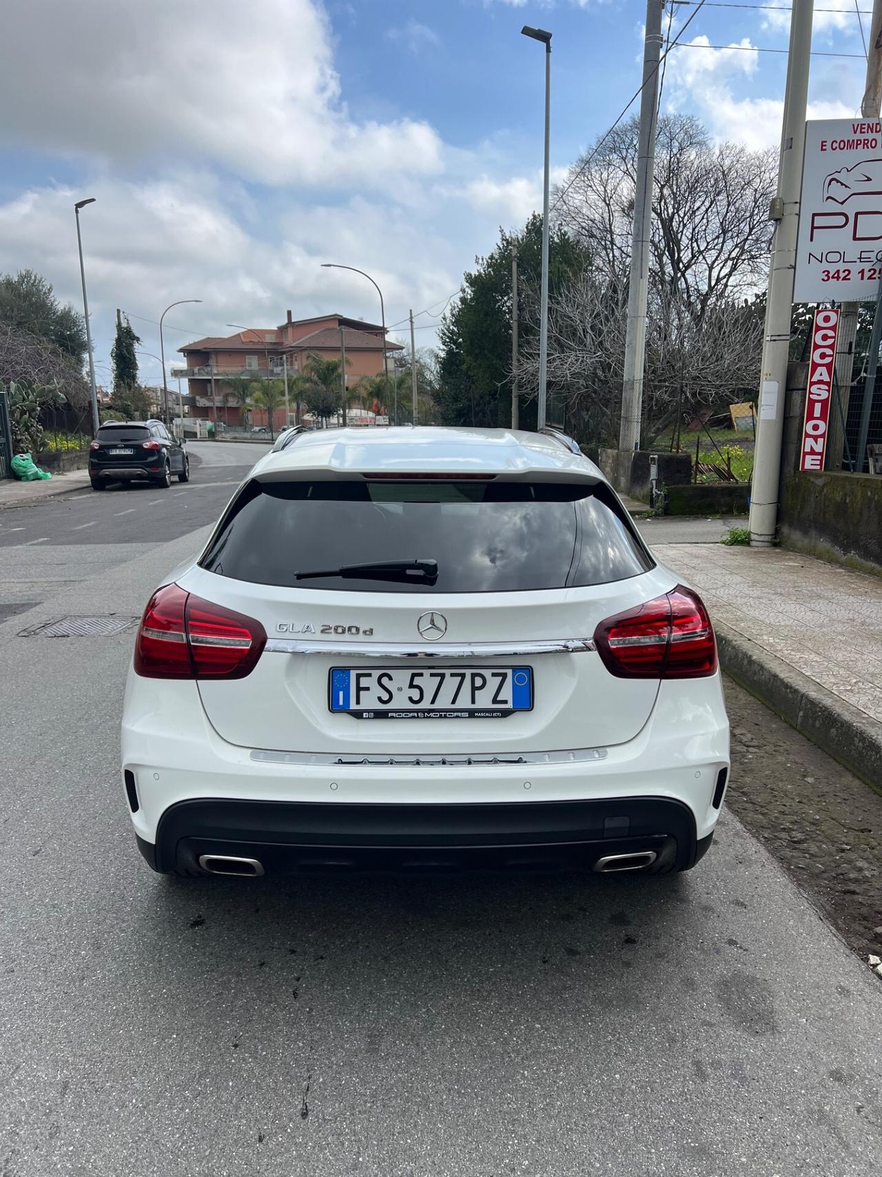 Mercedes-benz GLA 200 AMG Premium