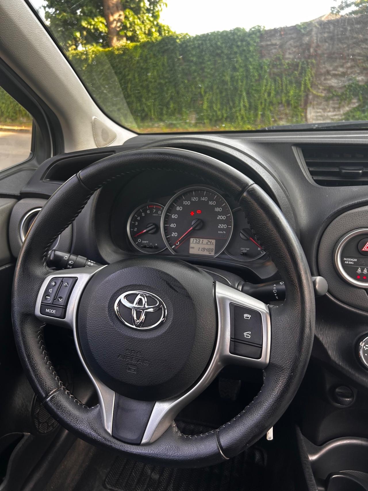 Toyota Yaris 1.0 5 porte Lounge
