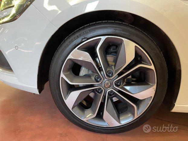 Renault Megane 1.5 dci 110 cv edc bose
