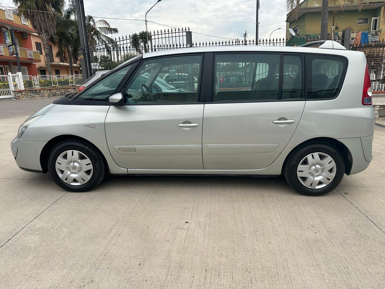 RENAULT ESPACE AUTHENTIQUE 7 POSTI
