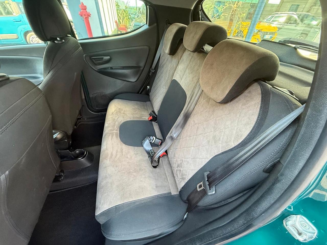 Lancia Ypsilon 1.2 69 CV 5 porte Platinum ***OK NEOPATENTATI***