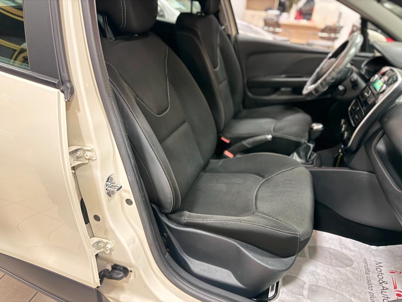 Renault Clio 1.2 75CV 5 porte Intens