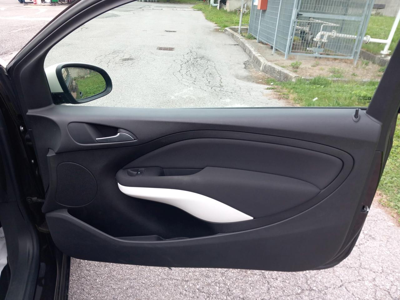 Opel Adam Rocks 1.2 70 CV Air