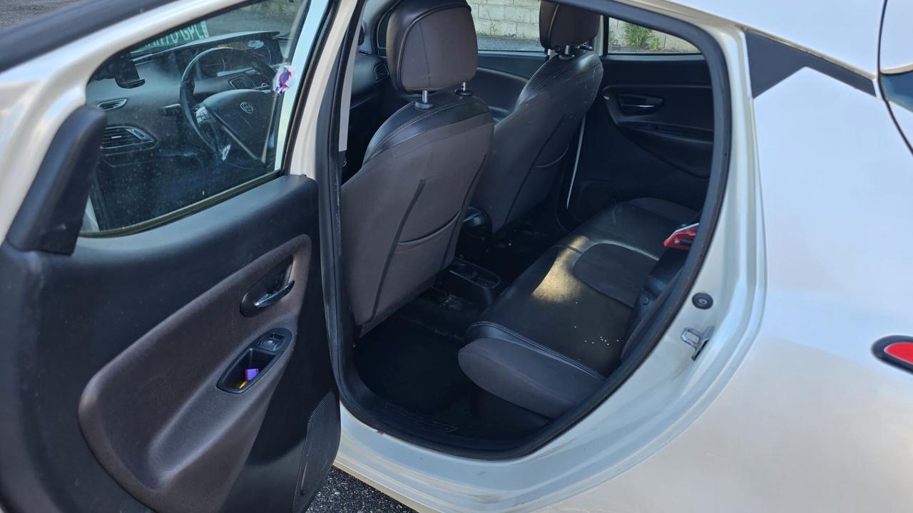 Lancia Ypsilon 1.2 69 CV 5 porte GPL Ecochic Platinum