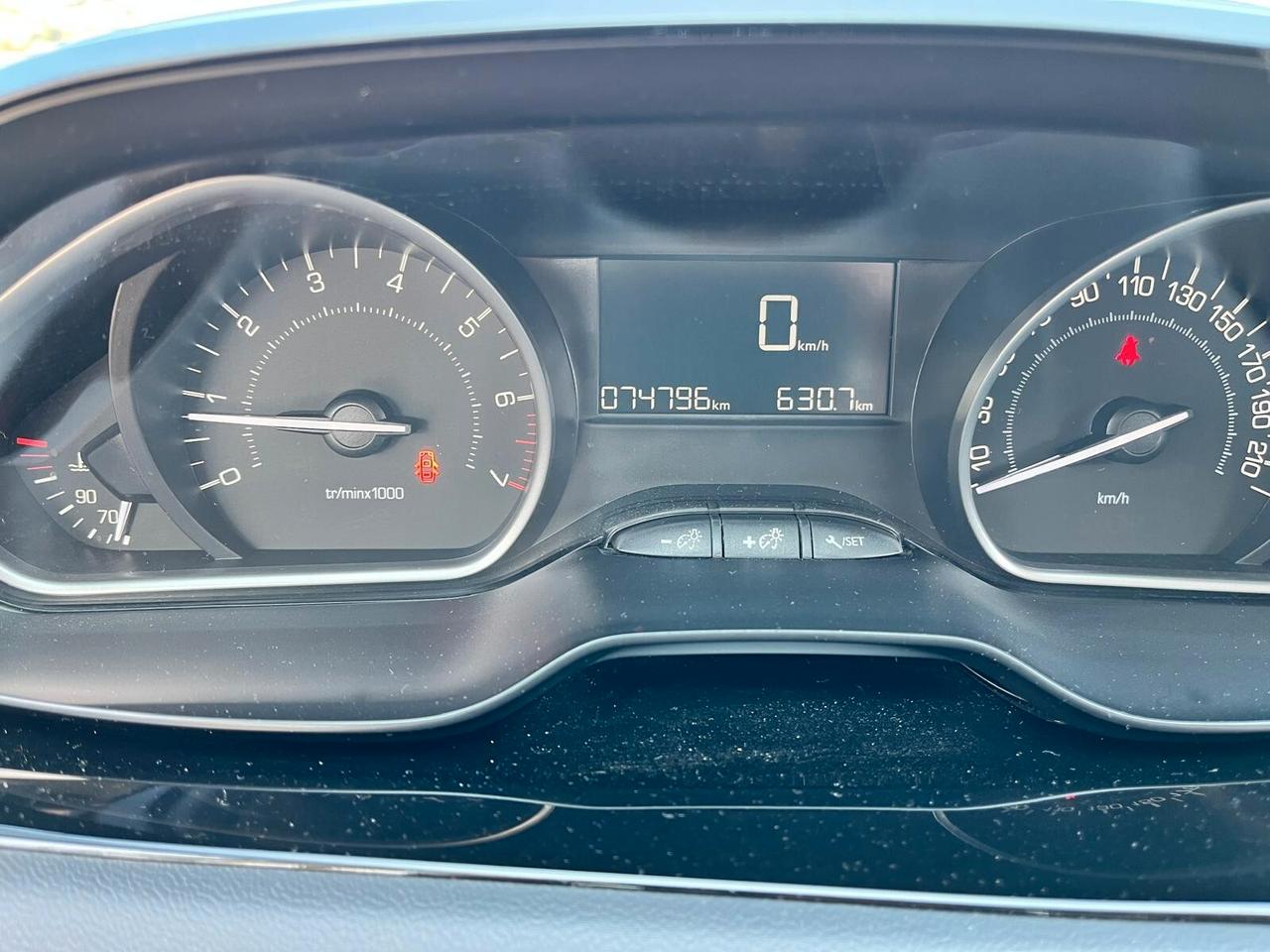Peugeot 208 PureTech 82 5 porte Allure