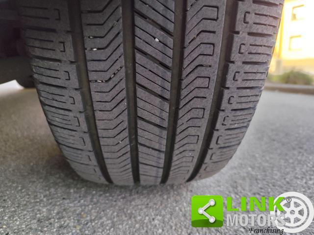 LAND ROVER Defender 110 3.0D I6 200 CV AWD Auto X-Dynamic S GAR.INCL