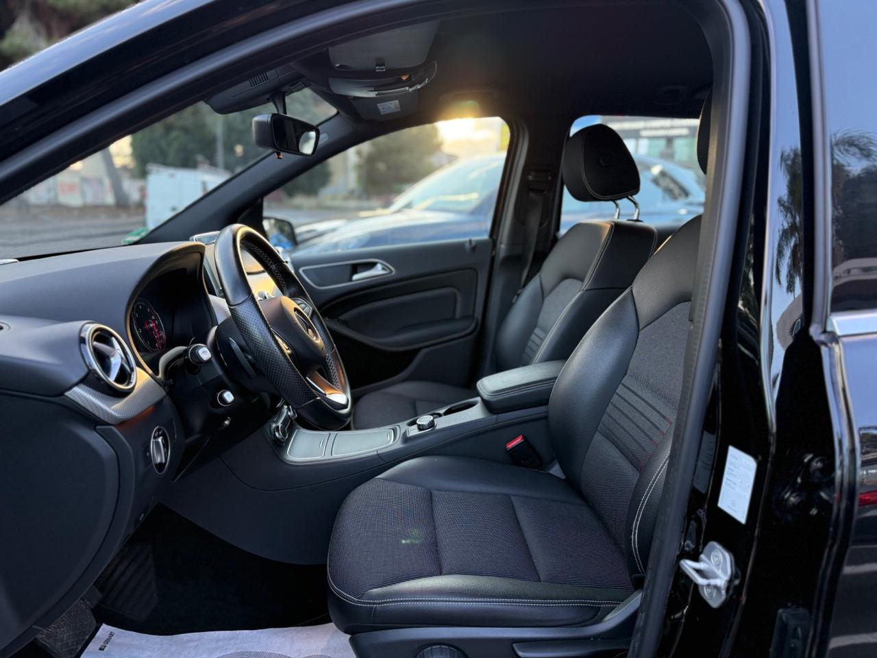 Mercedes classe B180 cdi autom SOLO 56.000KM - 2015