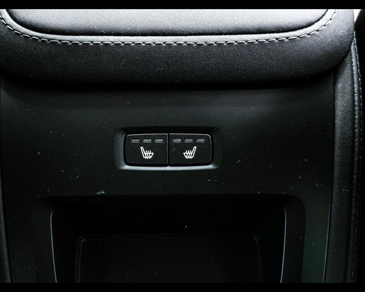 VOLVO XC90 B5 AWD automatico 7 posti Plus Bright