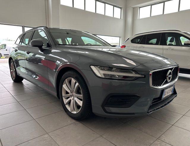 VOLVO V60 B4 (d) Geartronic Momentum Business