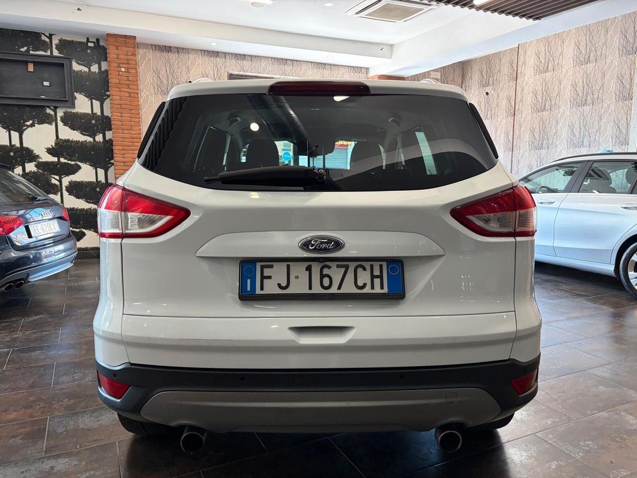 Ford Kuga 2.0 TDCI 150 CV S&S 4WD Powershift Titanium