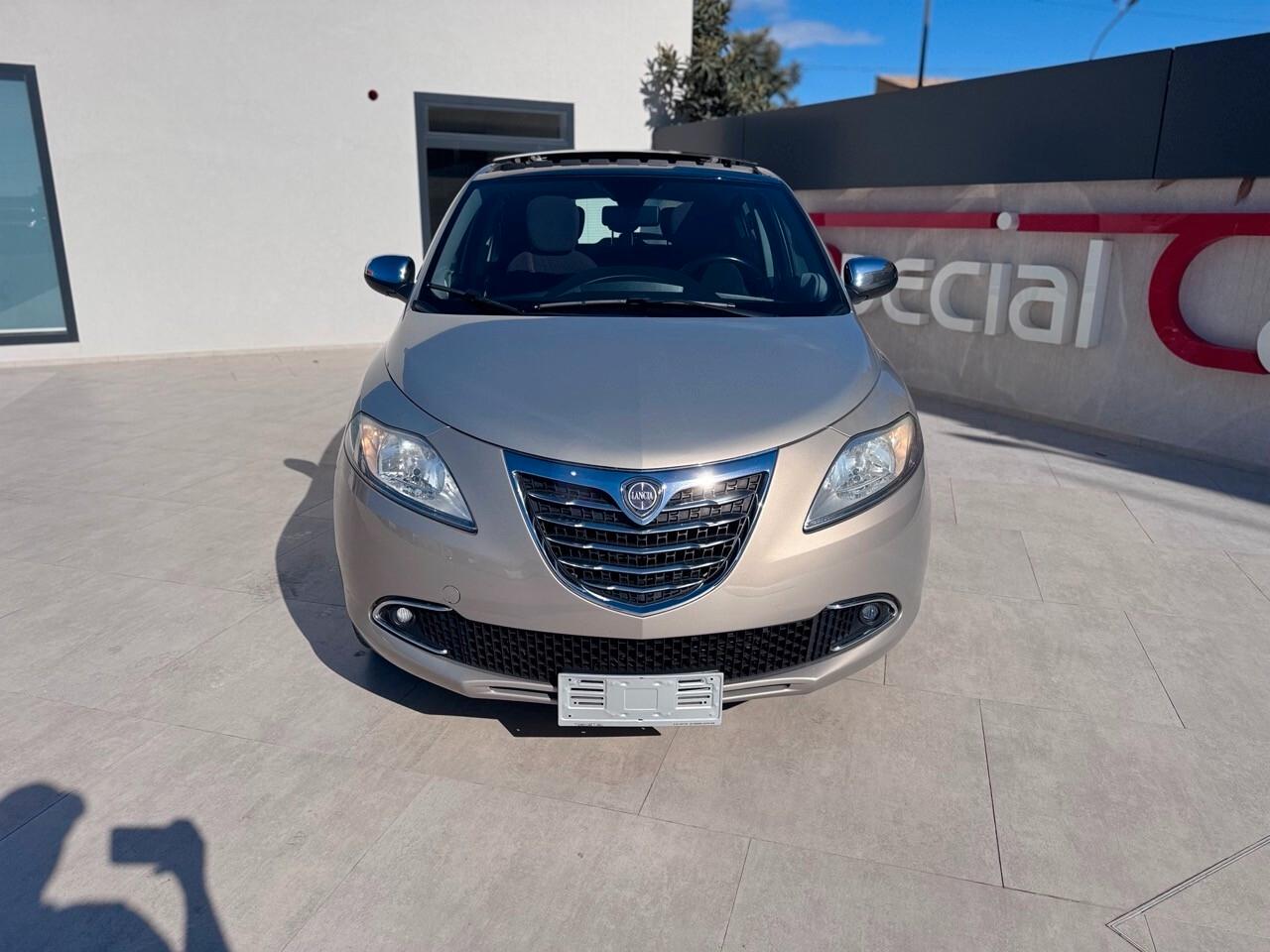 Lancia Ypsilon 0.9 TwinAir 85 CV 5 porte S&S Platinum